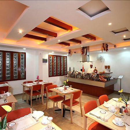 Grand President Hotel Delhi Kültér fotó
